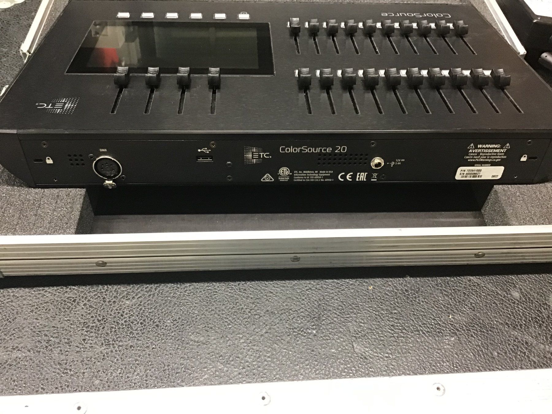Sistema di controllo: DMX Lichtsteuerung ETC Colorsource 20 – Usato da Leuggern venduto da stagem 3