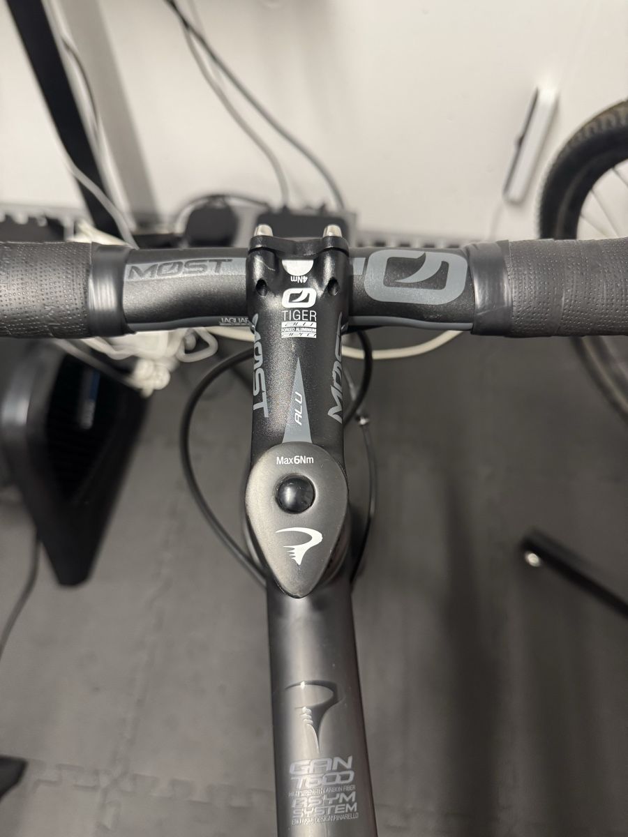 Pinarello Biciclette: Pinarello GAN Disc Carbon 53 – Usato da Bern venduto da kpo_s896 5