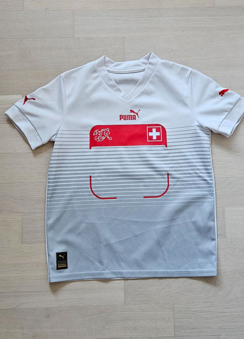 Schweizer Nati Scarpe, pantaloni & magliette da ginnastica: Original Schweizer Nati Shirt Gr. 140 – Usato da Baden venduto da Boomer76