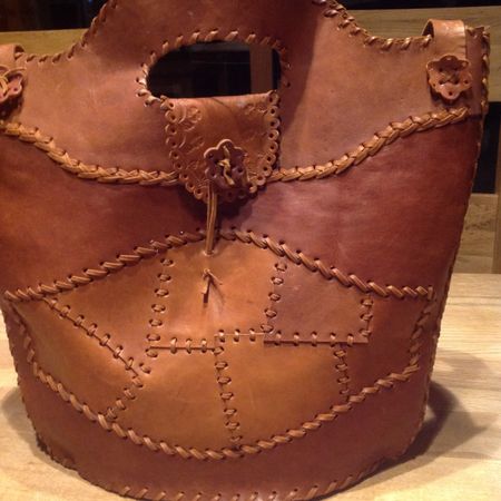 Sac à main vintage en cuir artisanal, style bohème chic