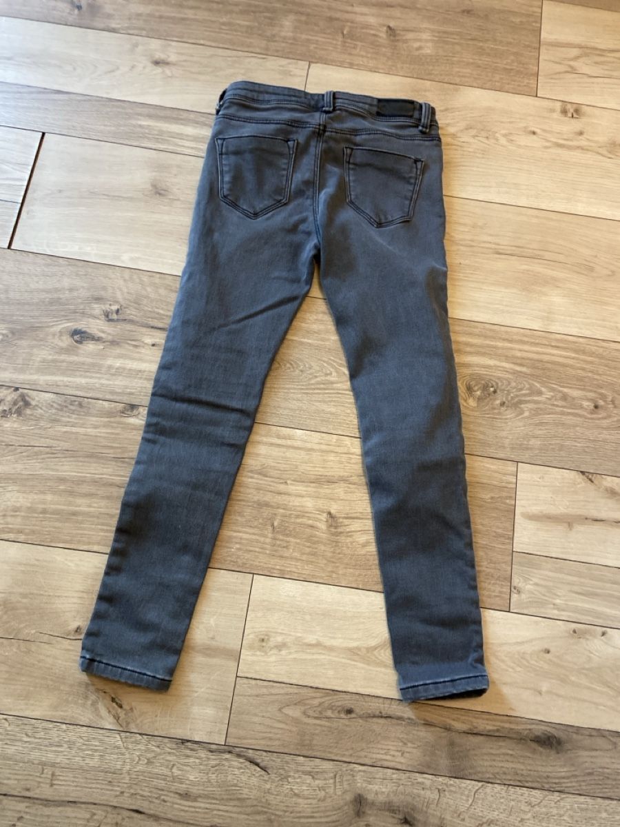 C&A Pantaloni: Jeans doublé C&A - fille 146 – Usato da Sornard (Nendaz) venduto da delezedoris 3