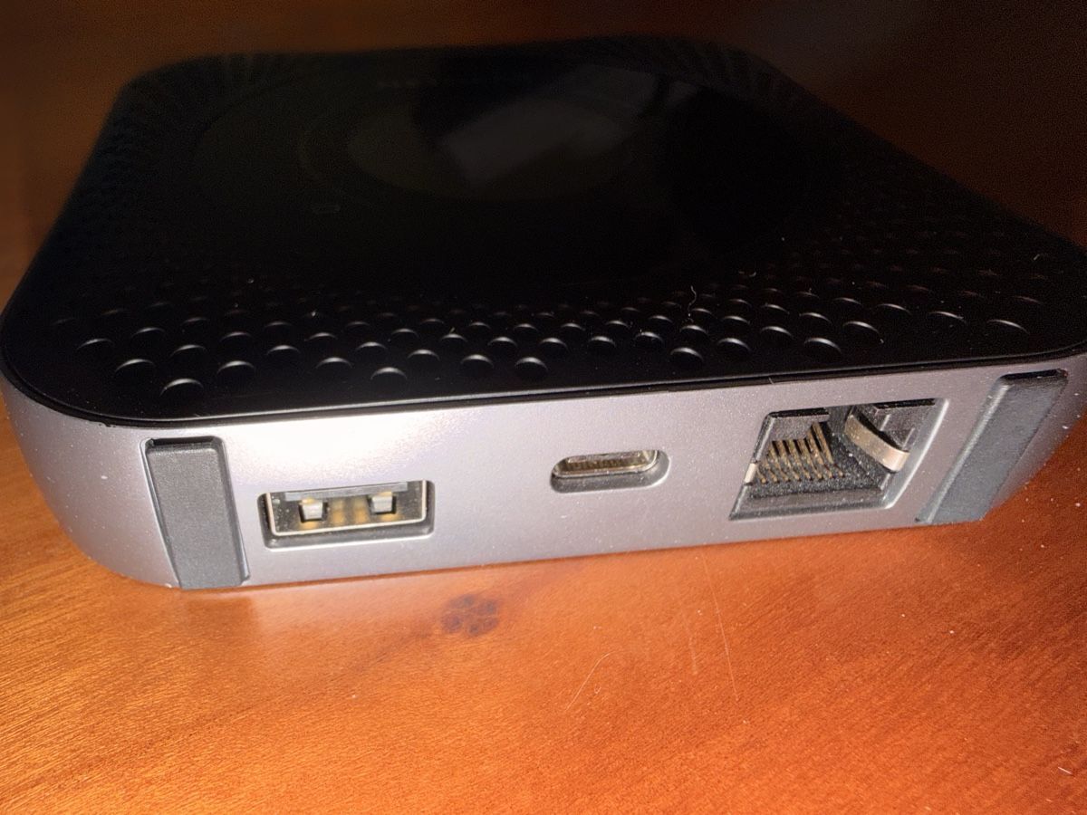 Netgear Modem & Router: Netgear MR1100 Nighthawk M1 4G LTE Mobile Router – Usato da Amriswil venduto da Trivet 4