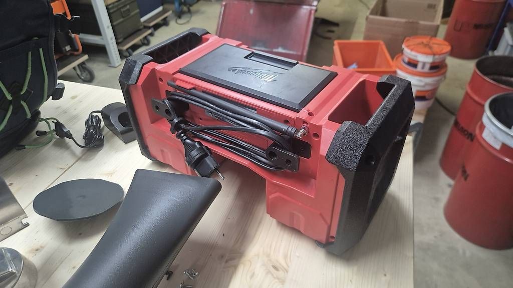 Radio: Milwaukee M18 Radio – Usato da Berg TG venduto da mar_cc2d 1