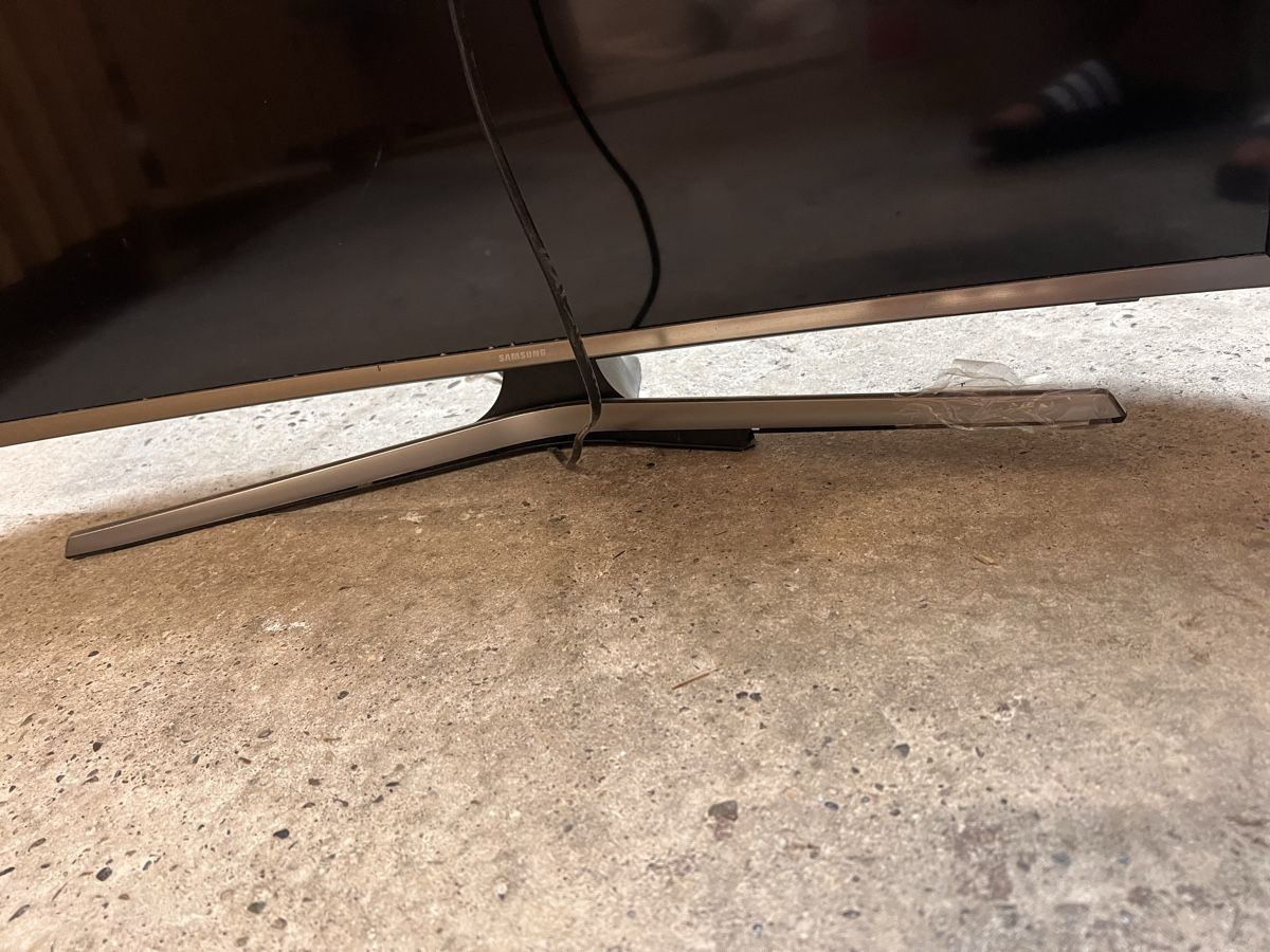 Samsung Televisori: Samsung Curved TV – Usato da St. Gallen venduto da phi_pcz9 3