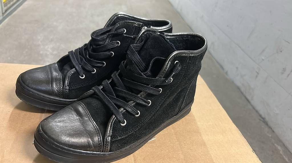 Chaussures femmes: Scarpe Armani – D'occasion à Bellinzona par SammlerTI 2