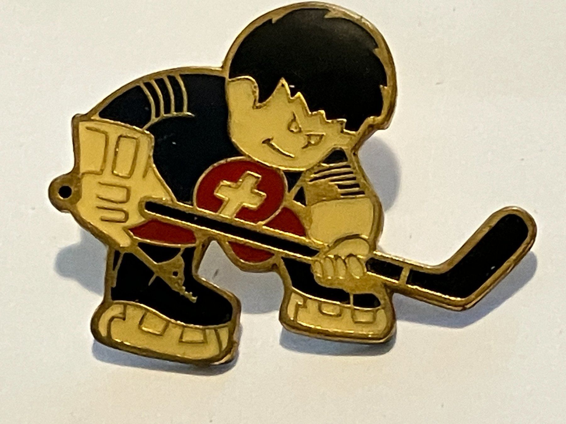 Plaquettes & Badges: 1 Pin Eishockeyspieler Schweiz – D'occasion à Basel par djwwpp