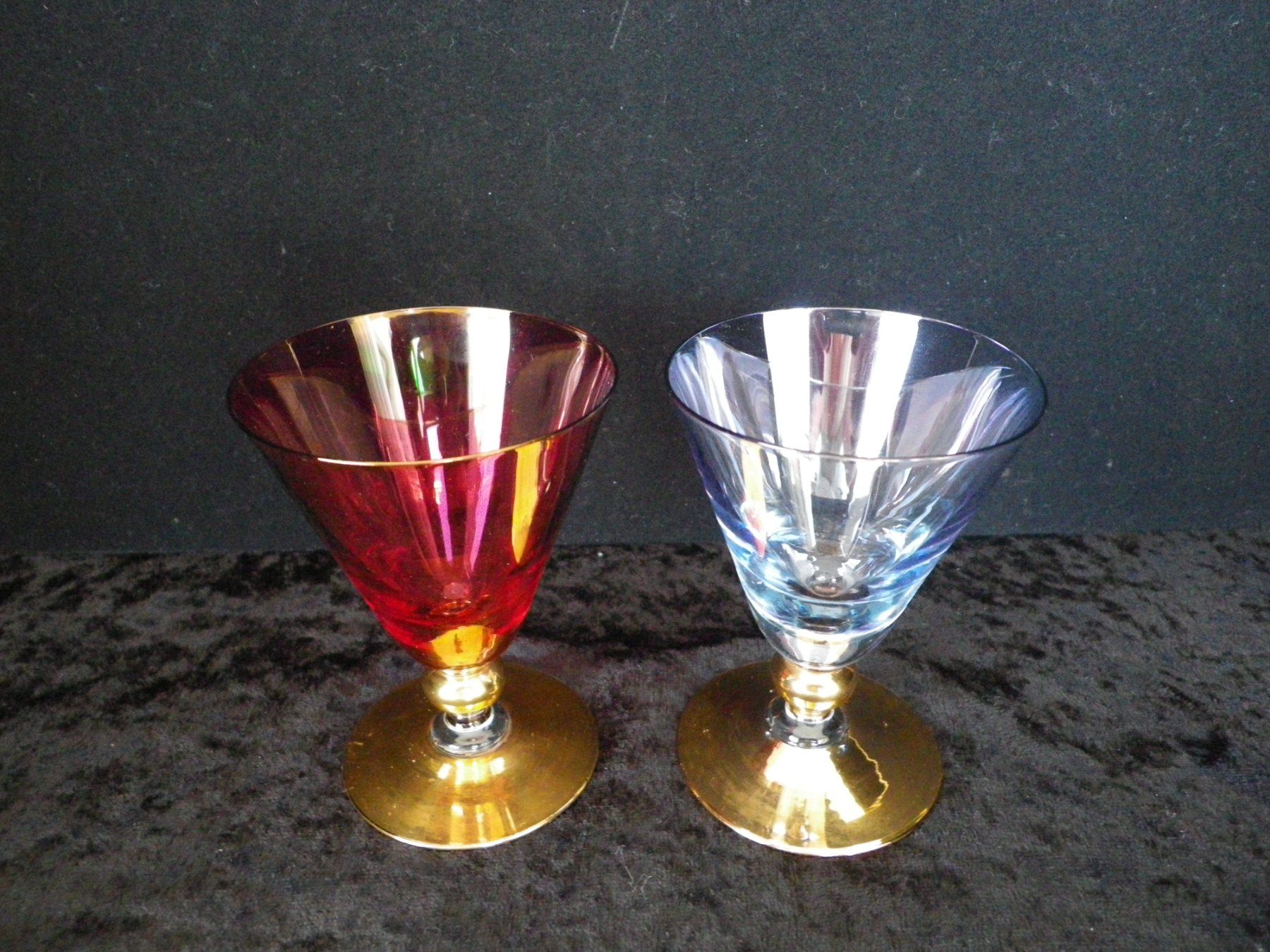Bicchieri: 2 farbige Gläser /  Tete à Tete – Usato da Reinach BL venduto da Annodomini