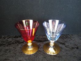 2 farbige Gläser /  Tete à Tete
