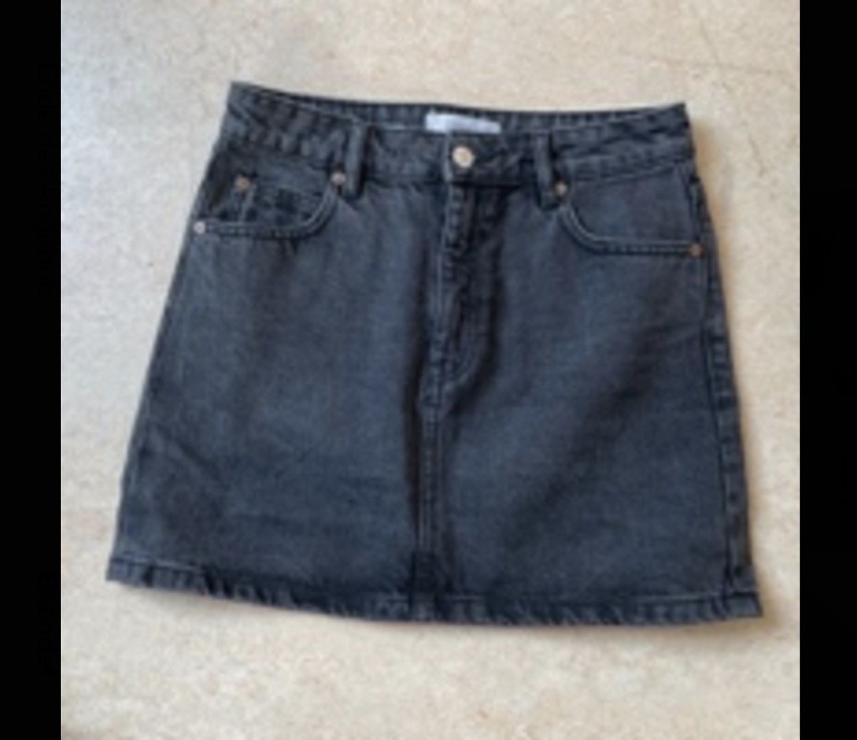 Mango Gonne: Schwarzer Jeansrock von Mango, Grösse XS – Usato da Klingnau venduto da vollmond36 1