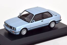 BMW 3er E30 Phase II 1987-1991 hellblau met. / schwarz  1:43