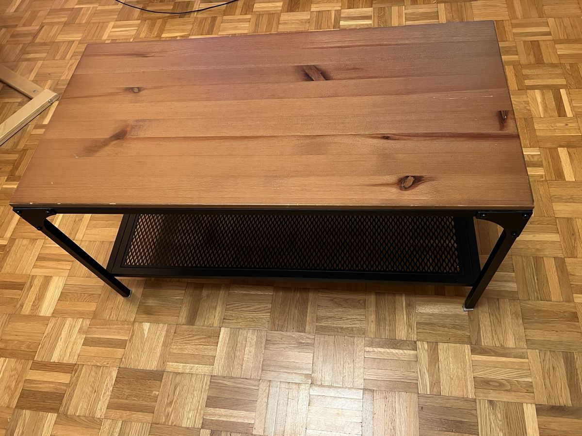 Ikea Tavoli: FJÄLLBO Couchtisch, schwarz, 90x46 cm – Usato da Zürich venduto da LittleLuckyBird
