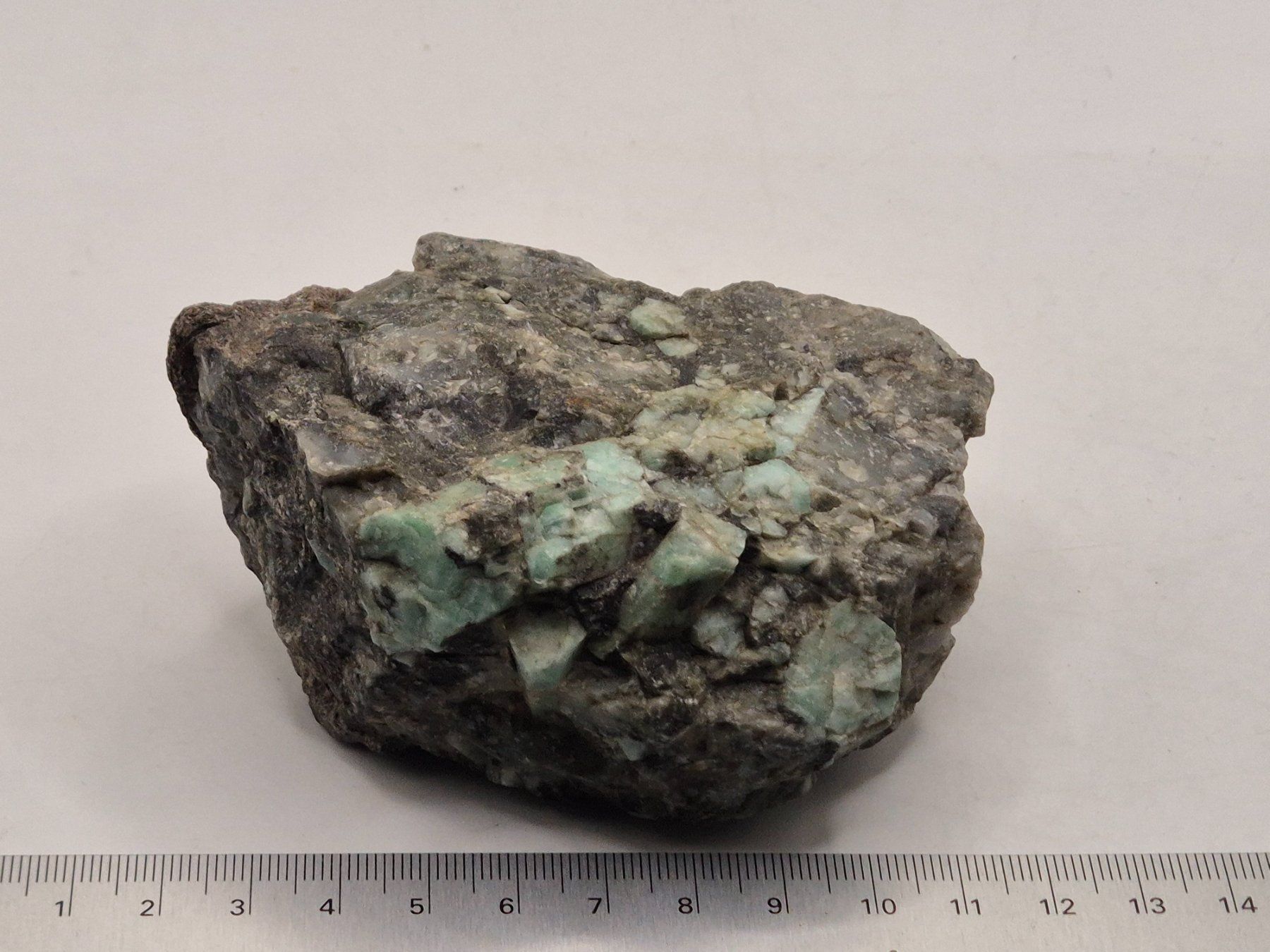 Mineralien & Heilsteine: Smaragd roh in Muttergestein (345) – Neu und originalverpackt aus Winterthur von LukasMineralienOase 2