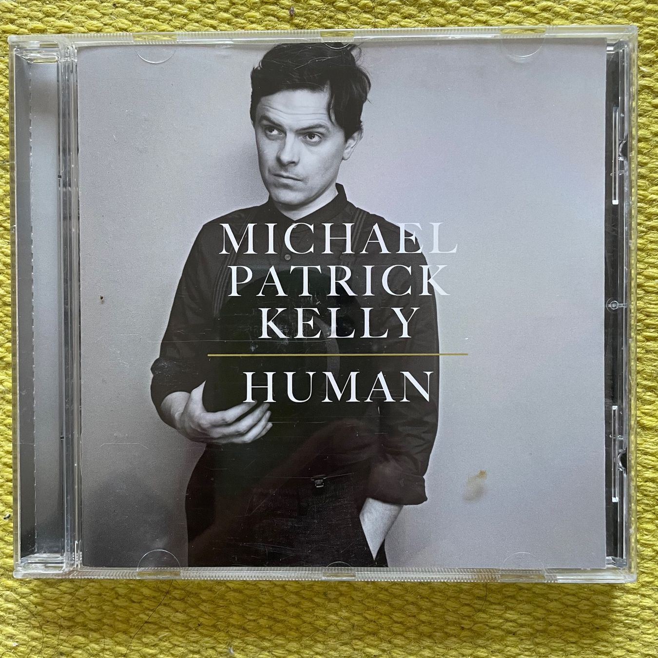 CD: MICHAEL PATRICK KELLY-HUMAN – Usato da Rorschacherberg venduto da CD-Roli