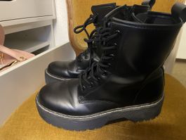 Schwarze Plateau Boots Gr. 39-Herbst Trend! 🍂