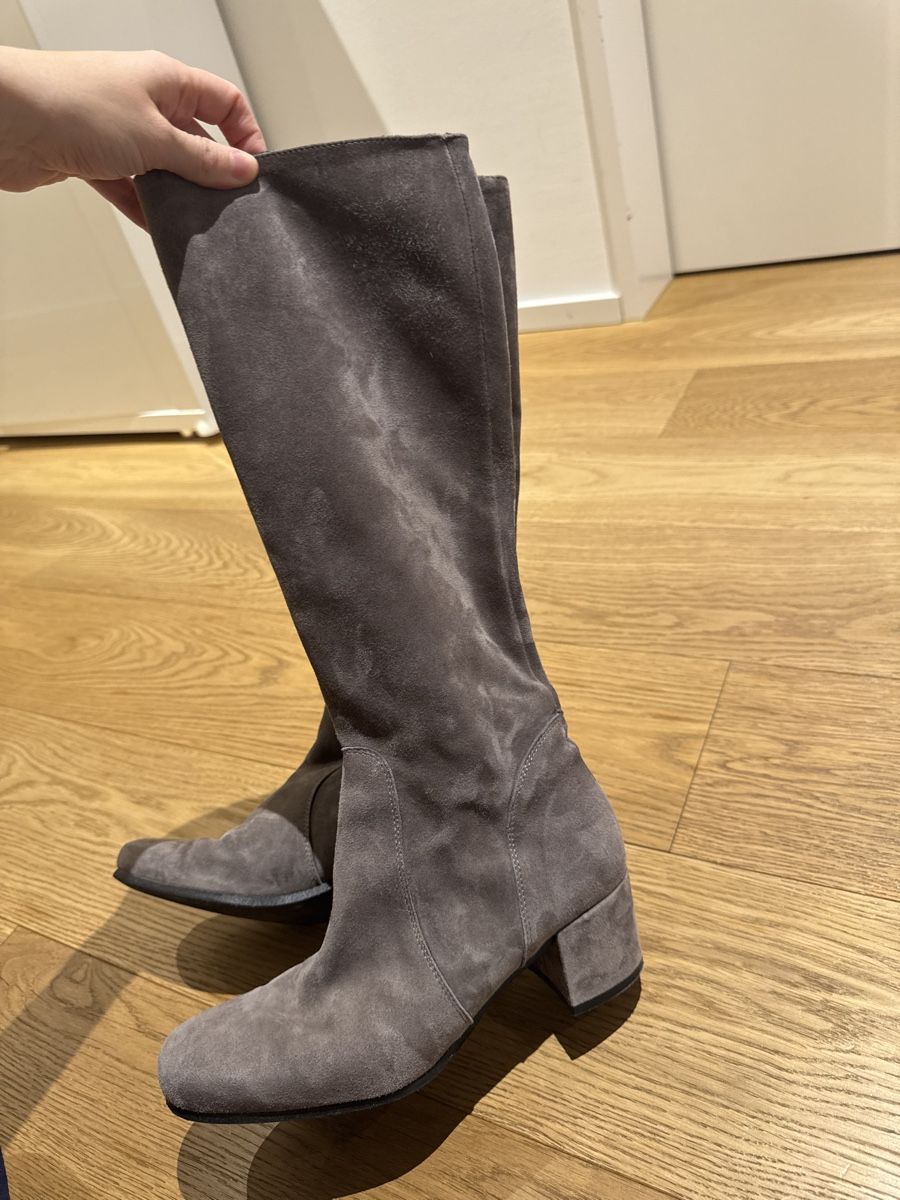 Scarpe da donna: Graue Designer Wildleder Stiefel , Gr. 37 – Nuovo (secondo la descrizione) da Niederteufen venduto da sophia2025
