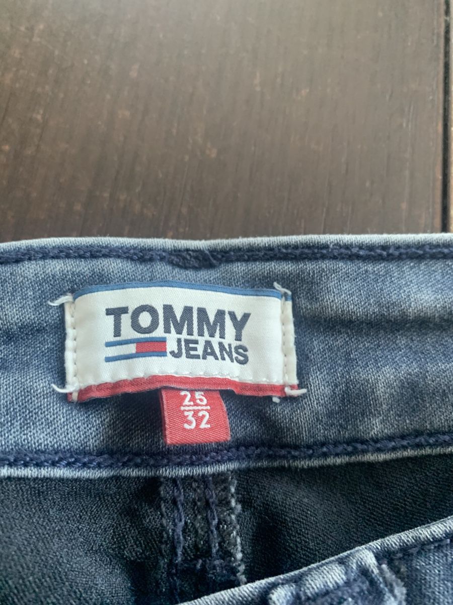 Tommy Hilfiger Jeans: Jeans Tommy taille 25/32 – Gebraucht aus Domdidier von qatar1973 2
