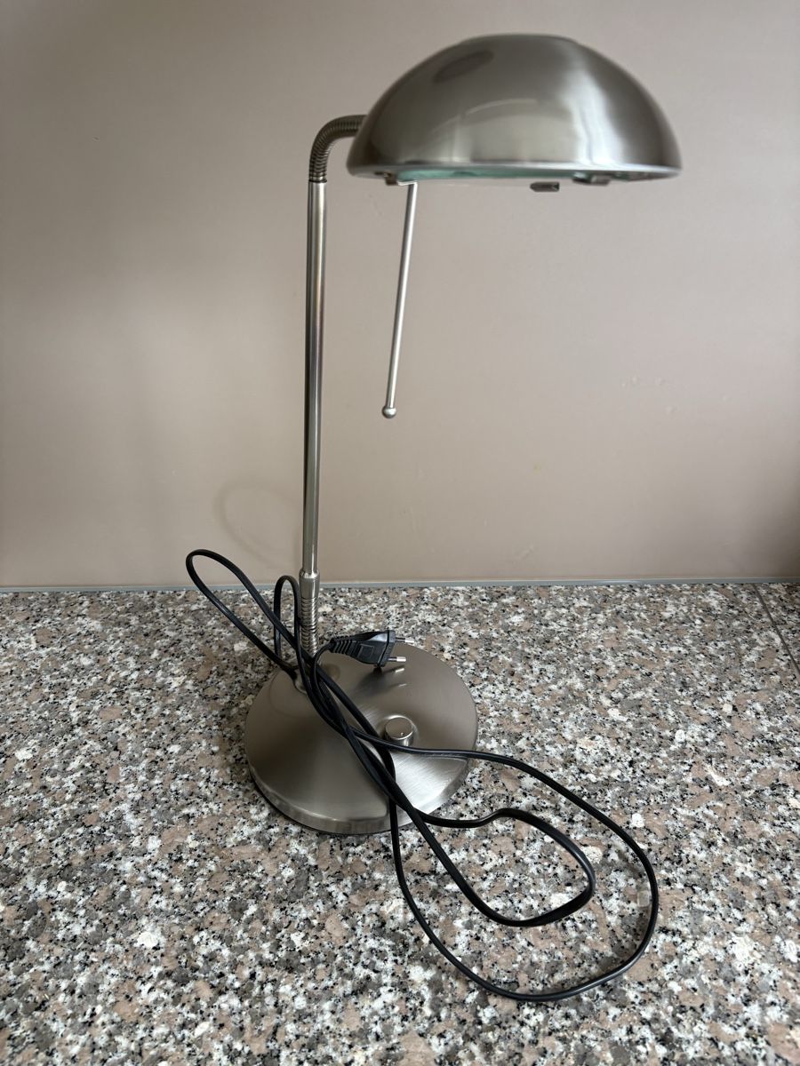 Lampade: Tischlampe stufenlos dimmbar – Usato da Attiswil venduto da Samantil