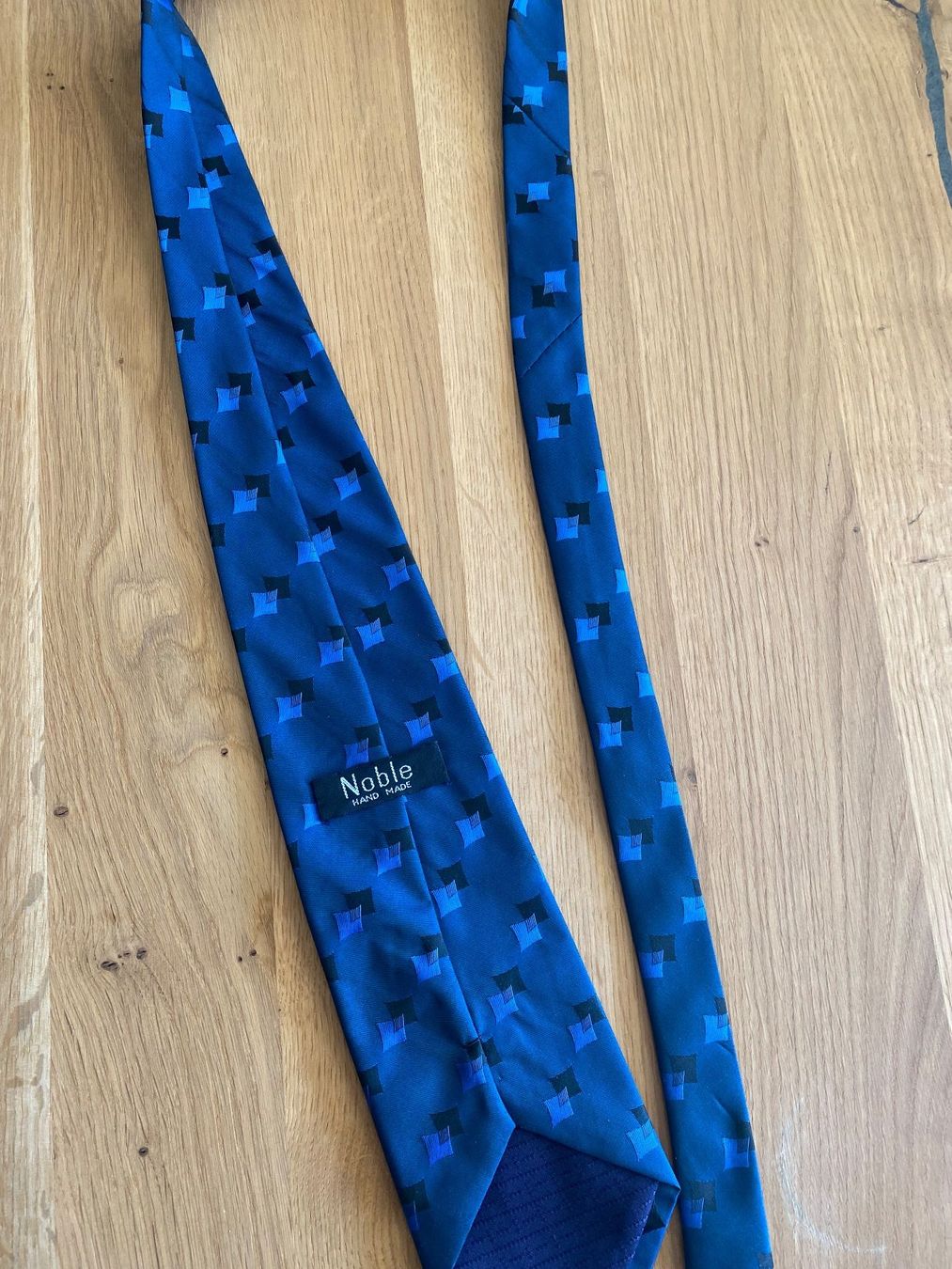 Cravatte: Elegante Herrenkrawatte von Noble – Usato da Bätterkinden venduto da Albera 2