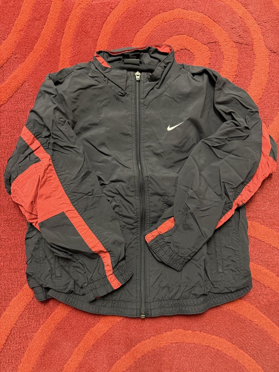 Nike Vestes: Nike Jacke – D'occasion à Eschenbach LU par Tatzi1 1