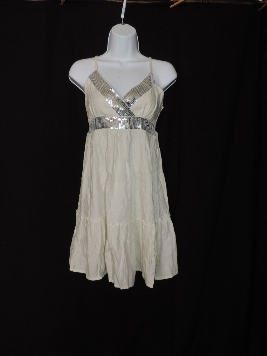Kleider: robe blanche avec strass – Gebraucht aus Genève von Axelle333 4