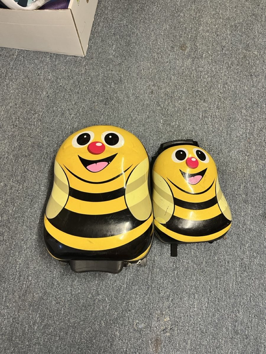 Valigie: Childrens Suitcase Set Bee Motif Acceptable Condition – Usato da Zürich venduto da Proton_Slit
