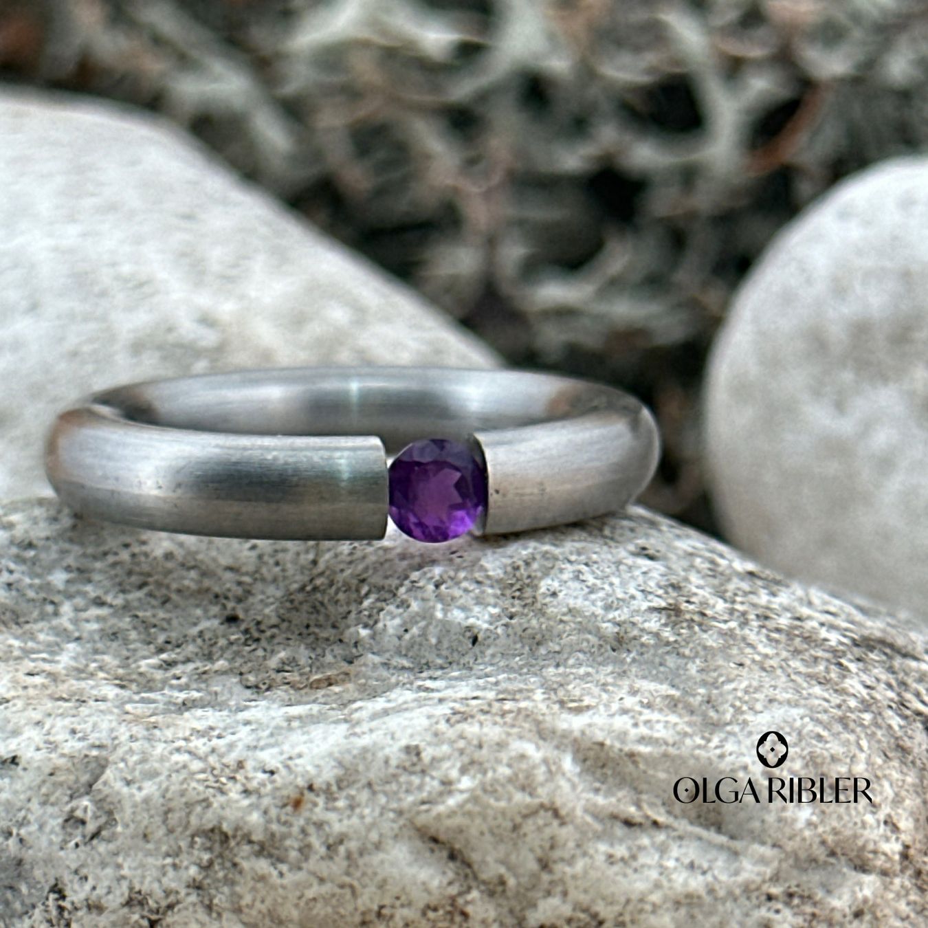 Olga Ribler Bagues: Edelstahl 4 mm  Ring Amethyste,  Ringgrösse 50 – Neuf (Voir description) à Luzern par Schmuckoutlet 5