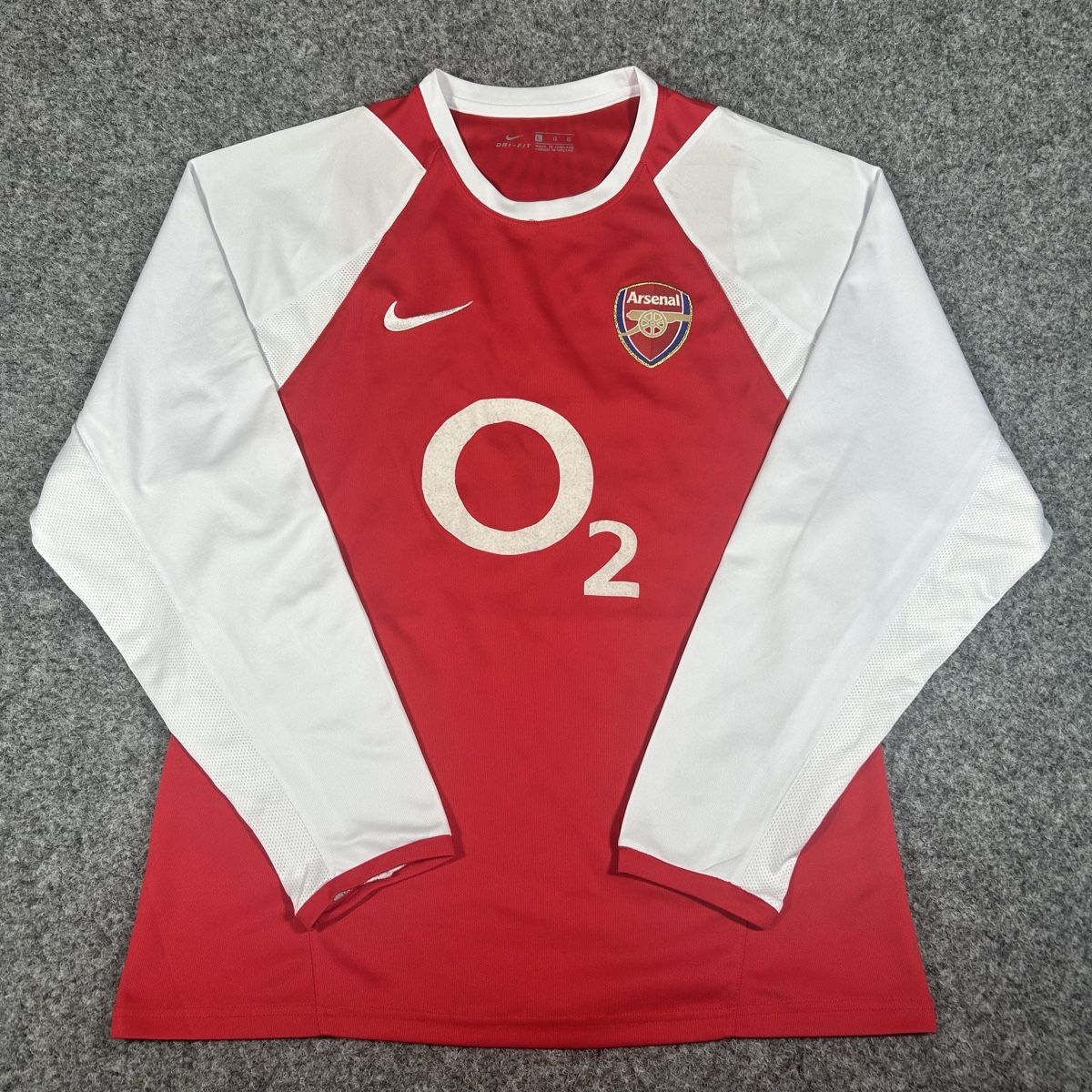 Arsenal Canottiere & Pantaloni: 2002/2004 arsenal Longsleeve jersey – Usato da La Sagne NE venduto da Matlasape