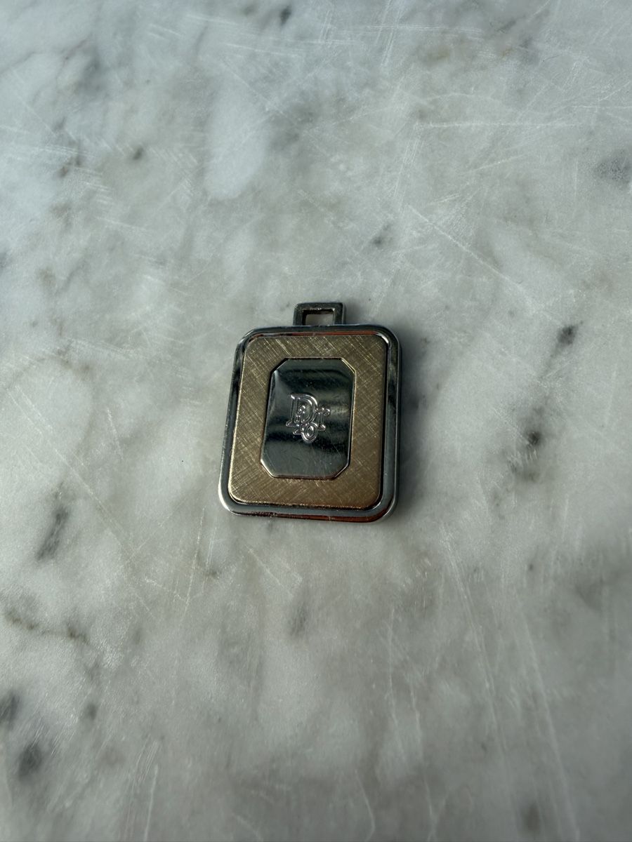 Dior Ciondoli: Pendentif vintage de Christian Dior – Usato da Cressier FR venduto da Kvito4ka 2
