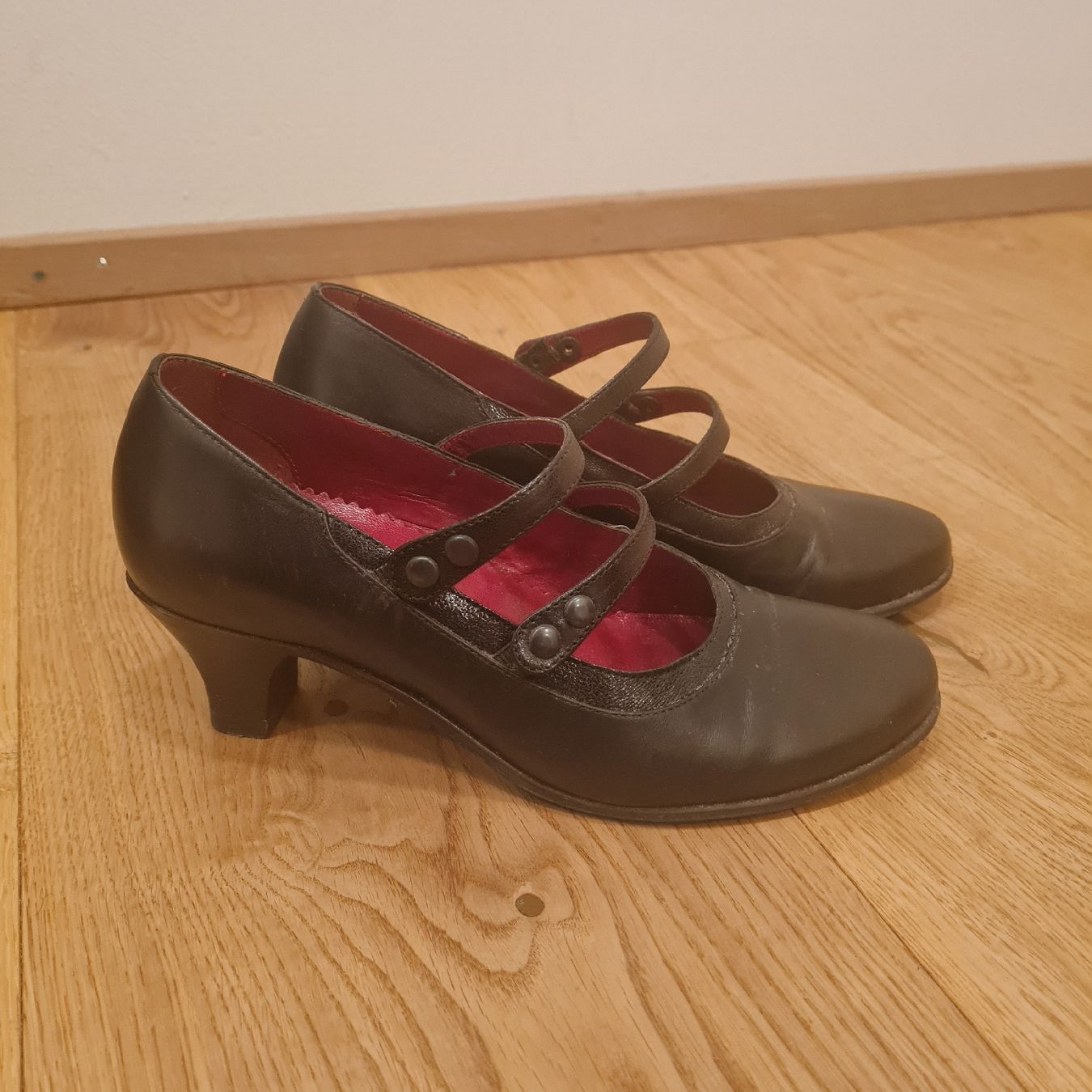 Scarpe da donna: Vabeene Pumps, neuwertig, Gr 39 – Nuovo (secondo la descrizione) da Uster venduto da trilio