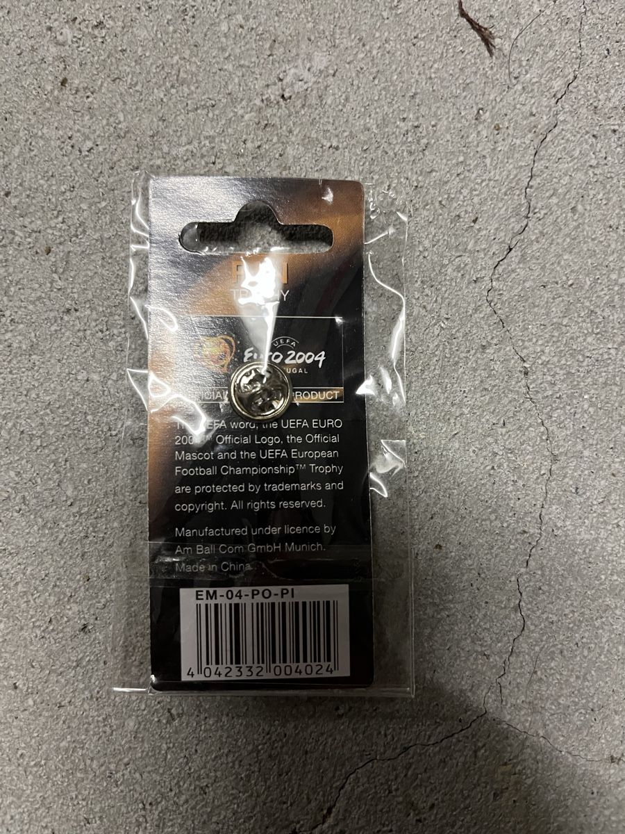 Plaketten & Abzeichen: Anstecker Trophäe Euro 2004 Portugal neu – Neu (gemäss Beschreibung) aus Schötz von RcK1994 3