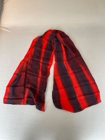 Schöner Schal, rot-schwarz gestreift, 34*130cm