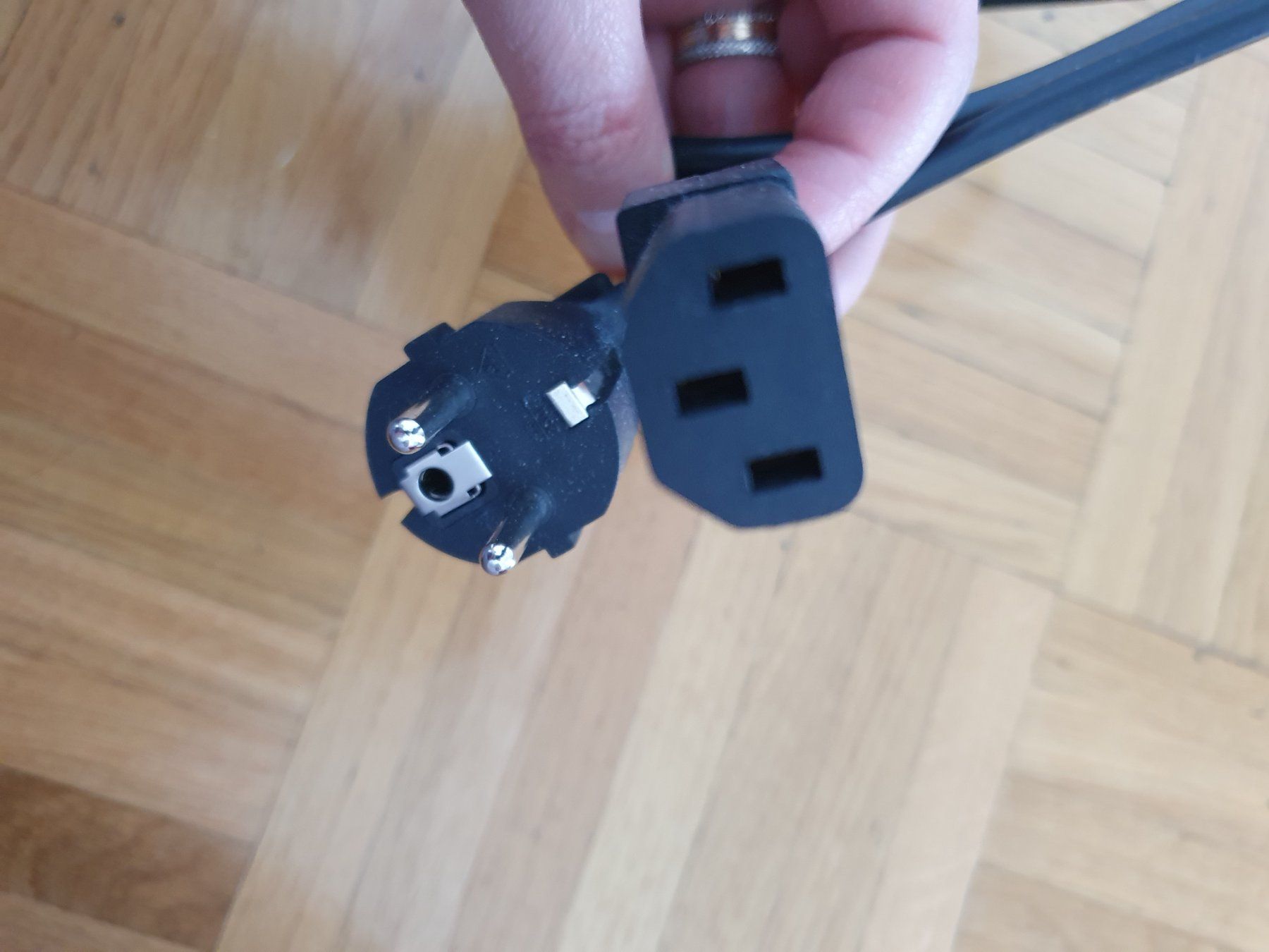 Kabel: Câble d'alimentation secteur parfait état – Gebraucht aus Prilly von RoDyRe