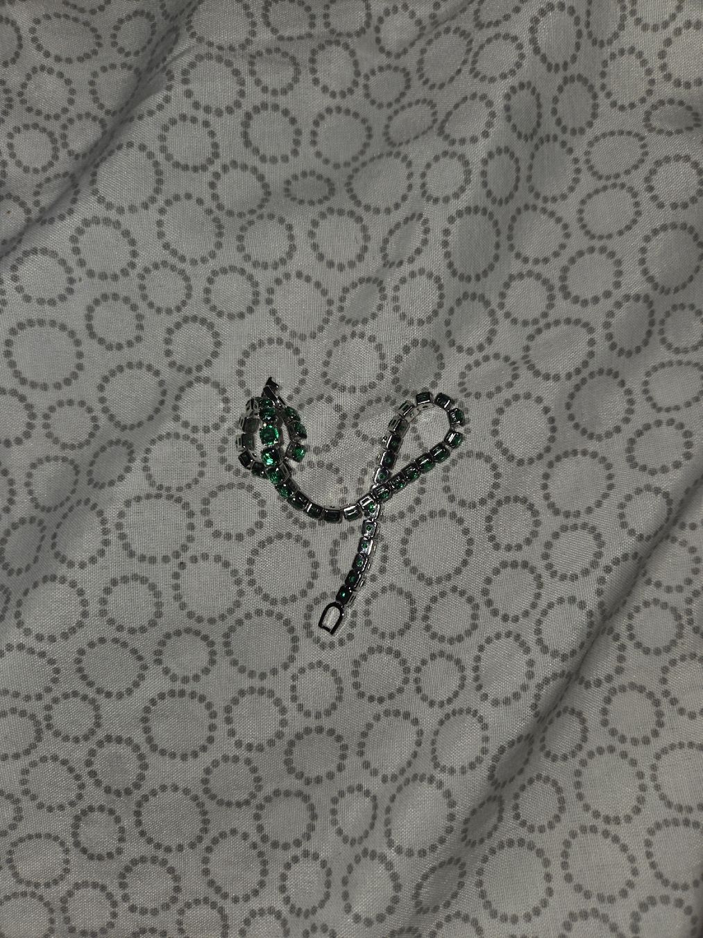 Bracciali & Braccialetti: Armband mit grüne steine – Nuovo (secondo la descrizione) da Schlieren venduto da adr_8dnq