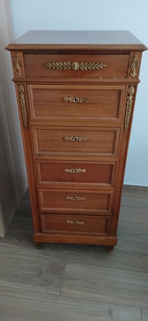Commodes: Komode mit Schuhbladen – D'occasion à Männedorf par BarbroK