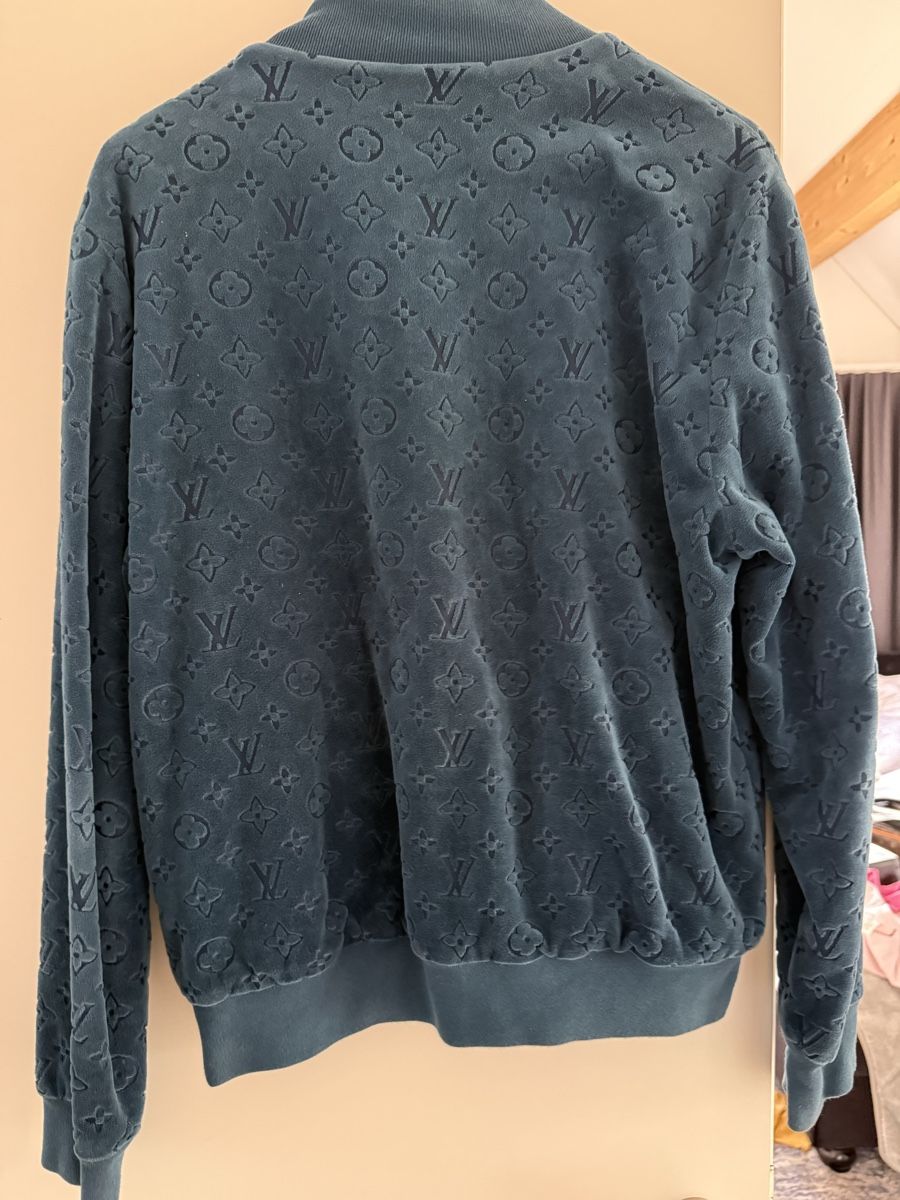 Louis Vuitton Giacche: Luxus Louis Vuitton Velours Jacke Grösse M – Usato da Freidorf TG venduto da PiccadillyLine 2