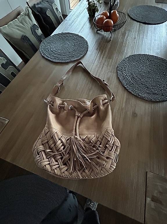 Altro in  Abbigliamento & Accessori: Umhänge Tasche Braun Leder – Usato da Beringen venduto da Sternli650 1