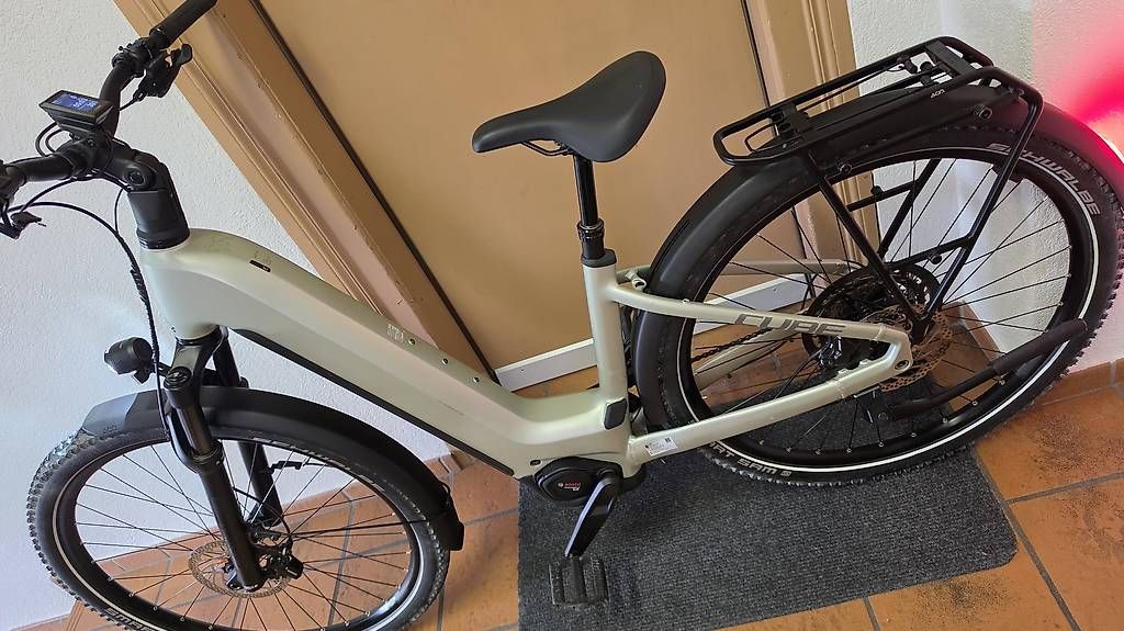 Velos: E-Bike Cube Neuwertig  – Gebraucht aus Bronschhofen von Timi.g 4