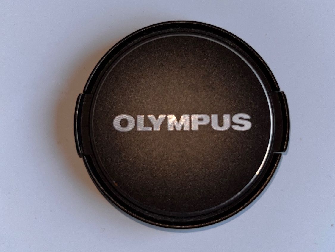 Olympus Obiettivi: Objektivdeckel Olympus – Usato da Saanen venduto da Tricha02