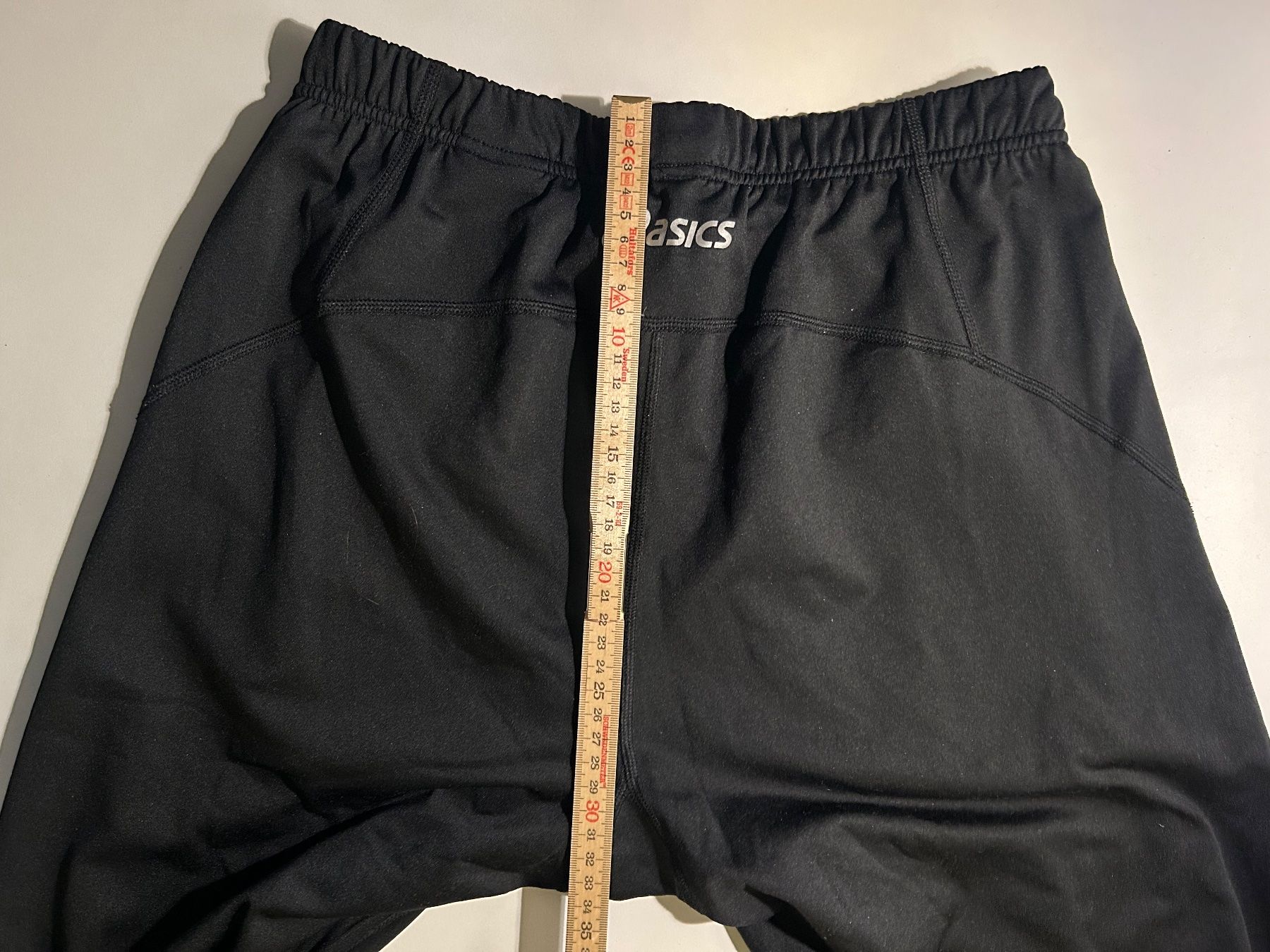 Pantaloni: Training de sport noir confortable – Usato da Delémont venduto da elena_neuhaus 3