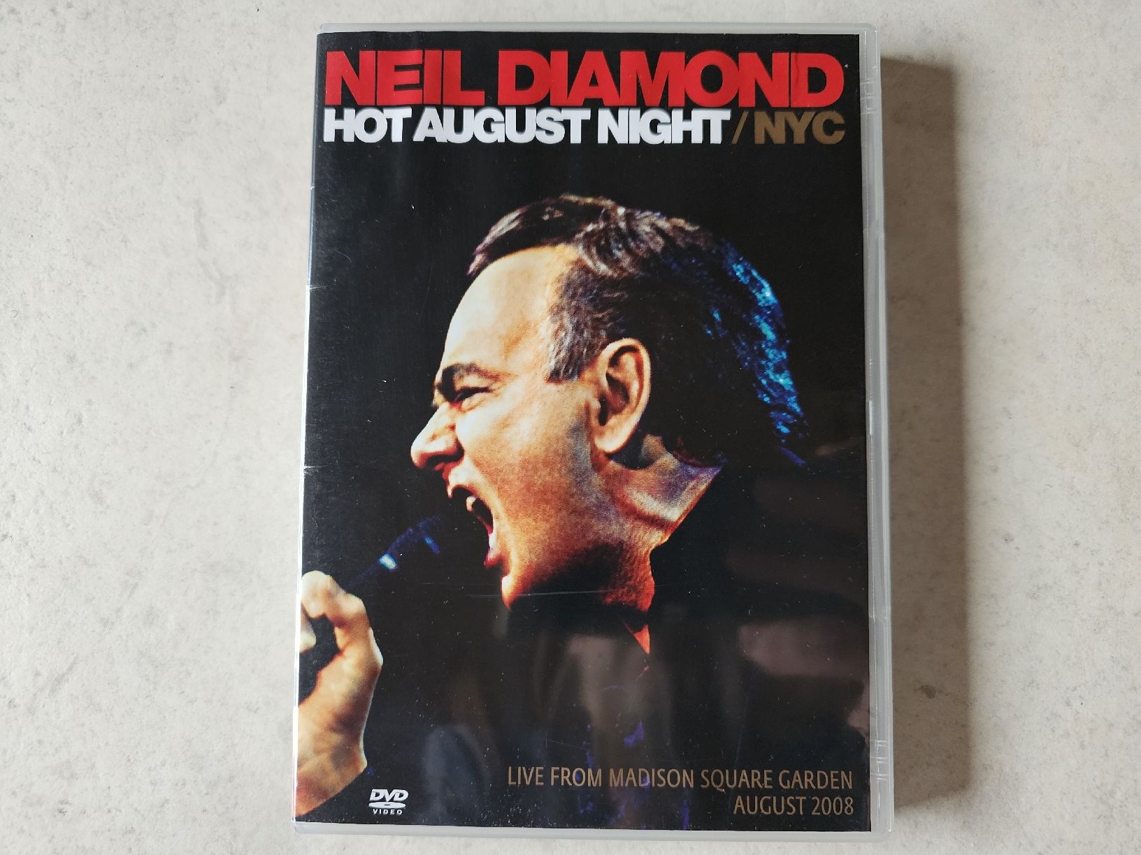 Alle DVDs: Neil Diamond  - Hot August Night  / LIVE From Madison Square – Gebraucht aus Schneisingen von backstore24