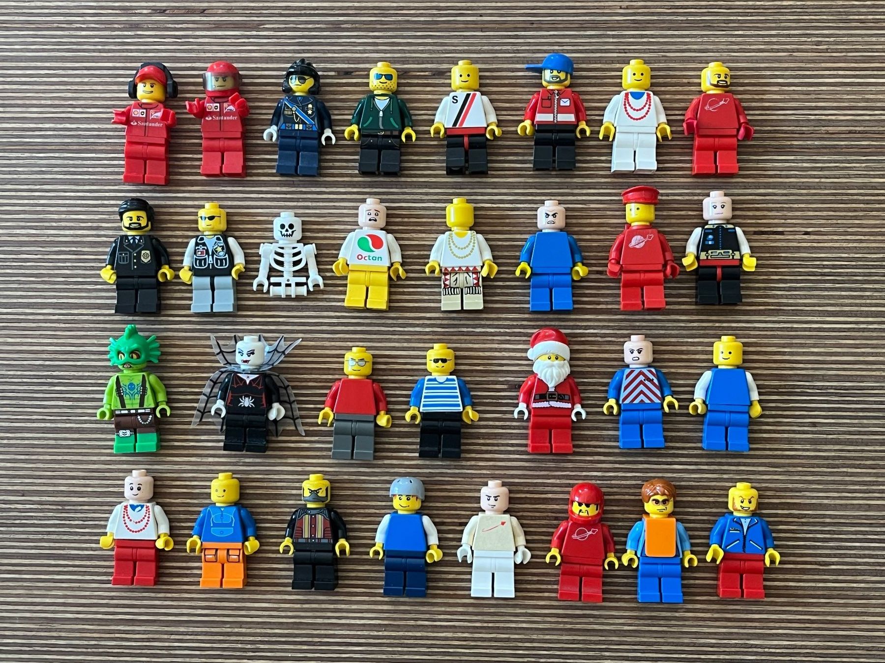 Lego Statuette: 31 Lego Minifiguren Konvolut J5 – Usato da Winterthur venduto da Wusa01