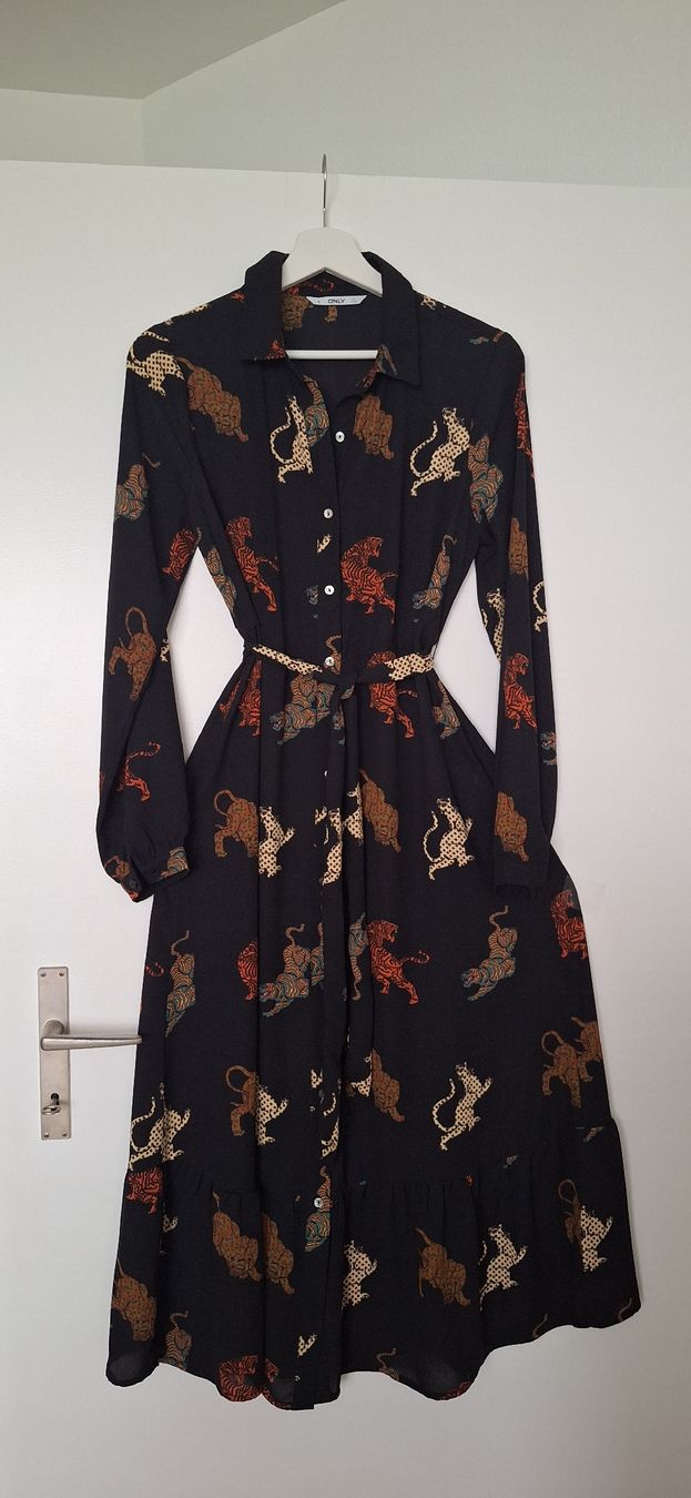 Only Robes: Kleid only – D'occasion à Mumpf par SwissDi 2