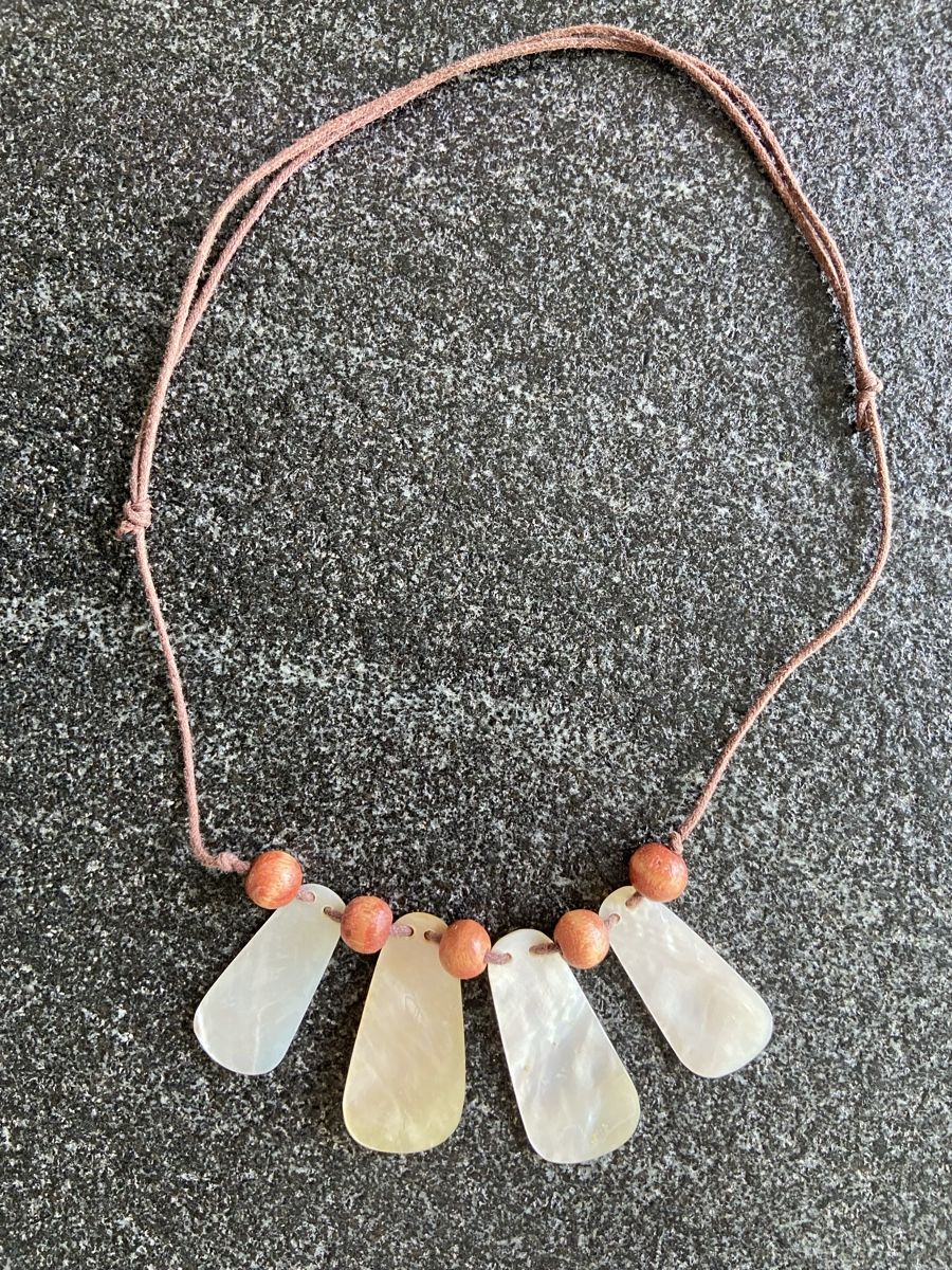 Catenine: Halskette mit Perlmutt aus Guadeloupe/FR – Usato da Schwarzenburg venduto da Aha016 3