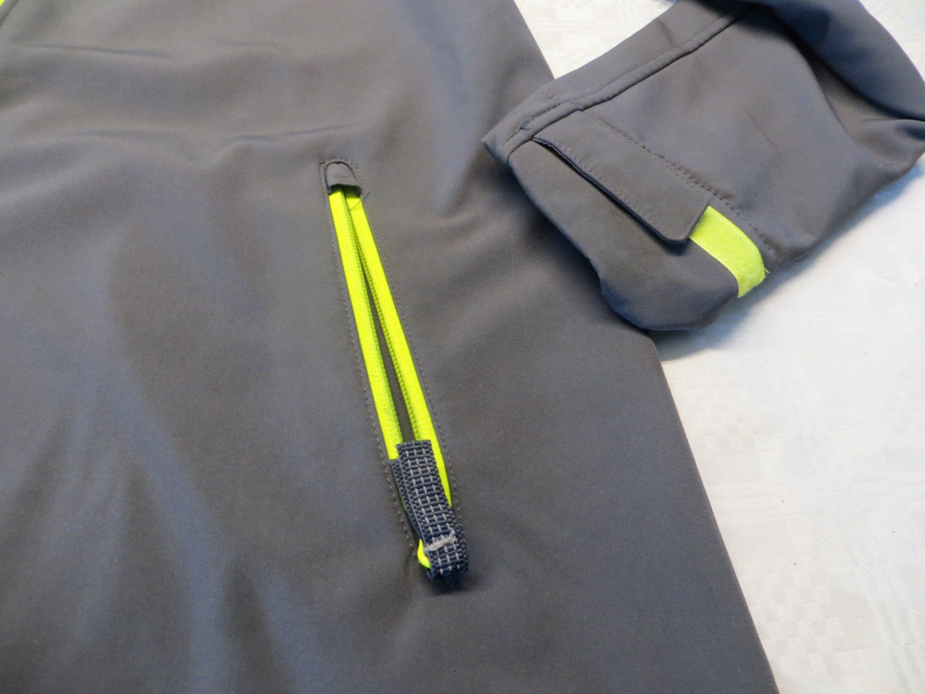 Jako-O Giacche & Cappotti: Fitz/Jako-o Softshelljacke MTB Bikermotiv Gr.176/182 Jungs – Usato da Hunzenschwil venduto da rvkkazch 3