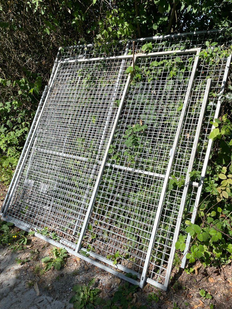 Griglie e Inferriate: Gitterelemente / Volierenelemente – Usato da Männedorf venduto da Lanius02