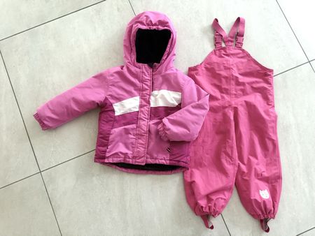 Mädchen Kleiderset, Jacke, Regenhose Gr. 98-104.