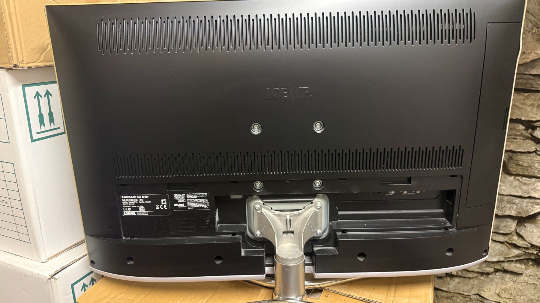 Loewe Televisori: LOEWE Connect 32 DR+ SL320F Full HD LED CI+ DR+ – Usato da Lodrino venduto da Stema 2