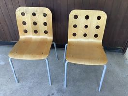 2er Set Holzstühle mit Löchern, ideal für den Balkon
