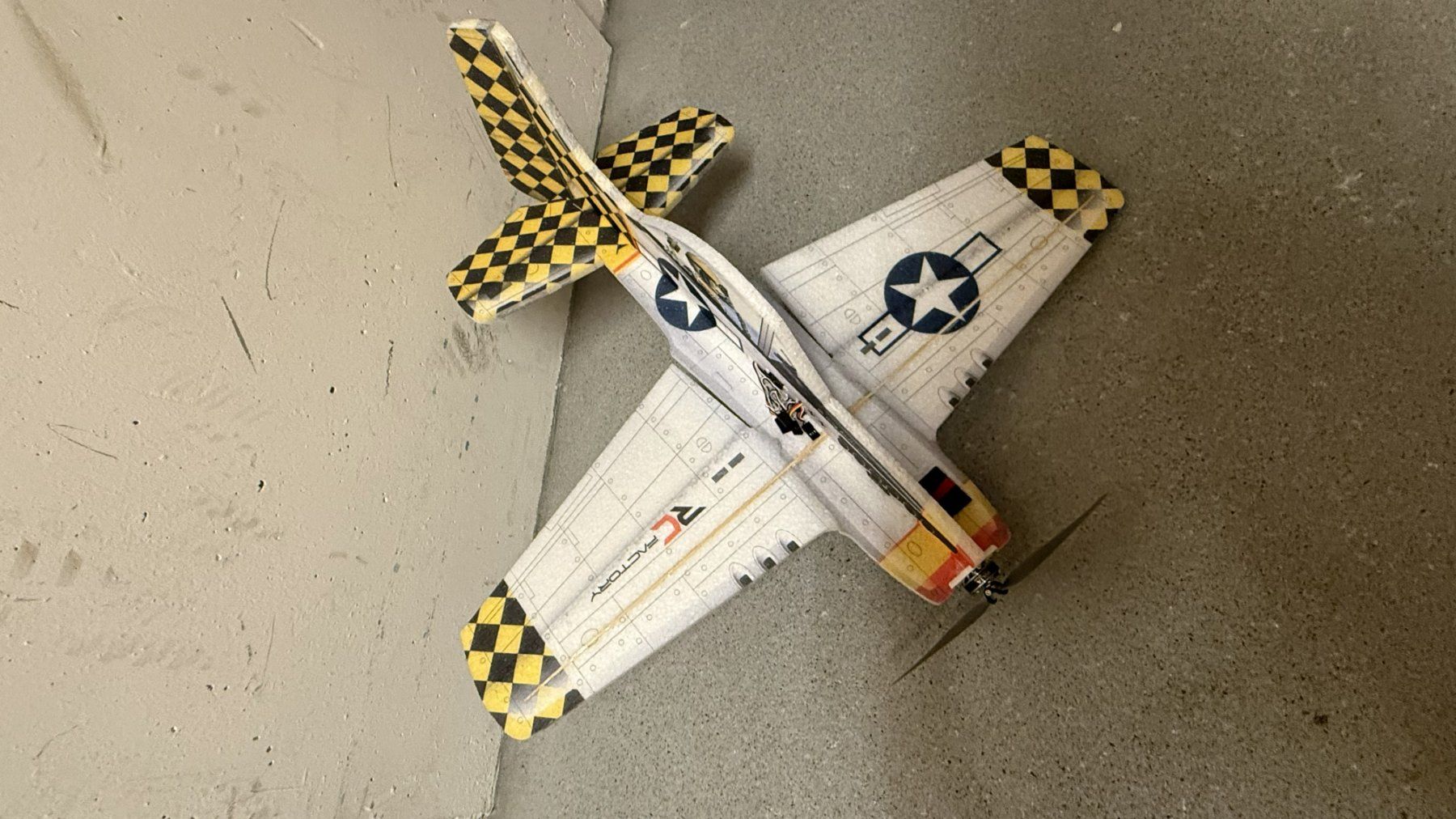Modellismo RC: Cartoon Warbird Mustang P-51 – Usato da Stansstad venduto da Surri1961 1
