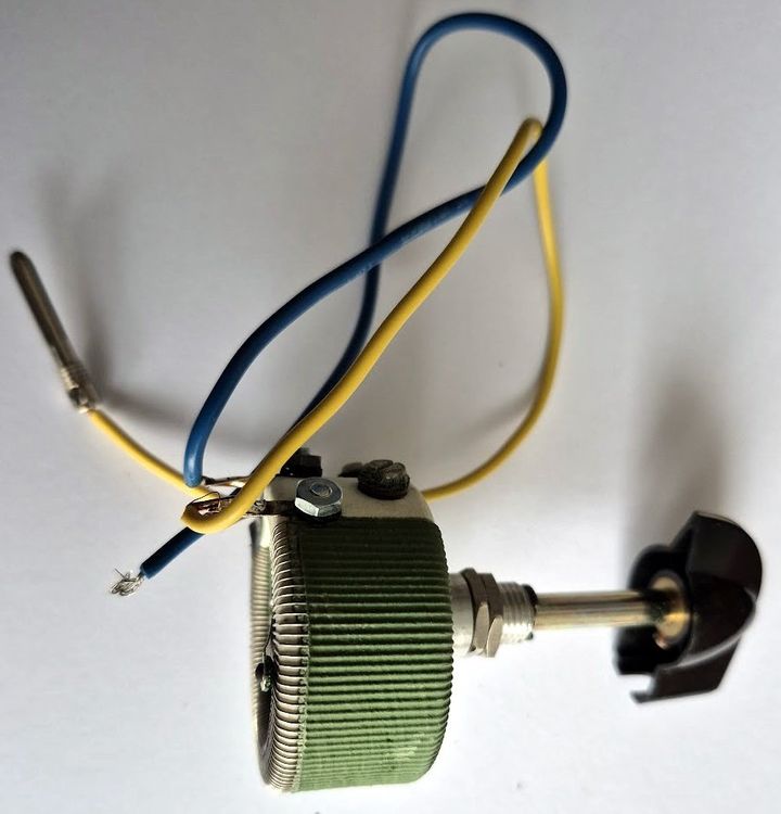 Produktbild von Drahtgewickeltes Potentiometer – 6,8 KOhm, 5 W – WX112, Einfach, 270° – Für Spannungsteiler, Rheostat & Stromregler – Hohe Auflösung 100 %